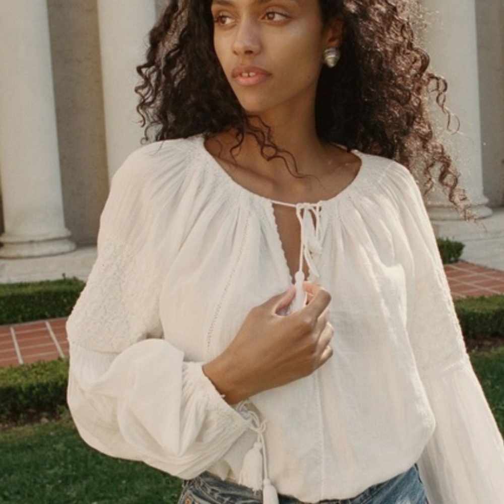 Doen Source Embroidered top-Salt